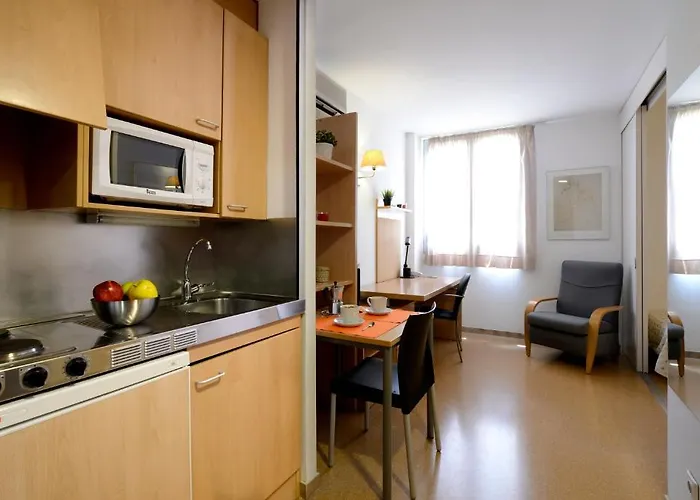 Residencia Universitaria Torre Girona Апартаменты *