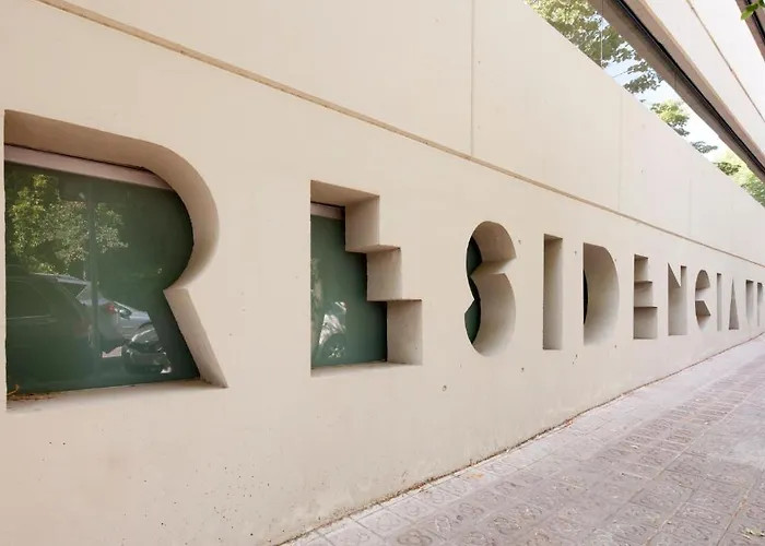 Residencia Universitaria Torre Girona Апартаменты Барселона